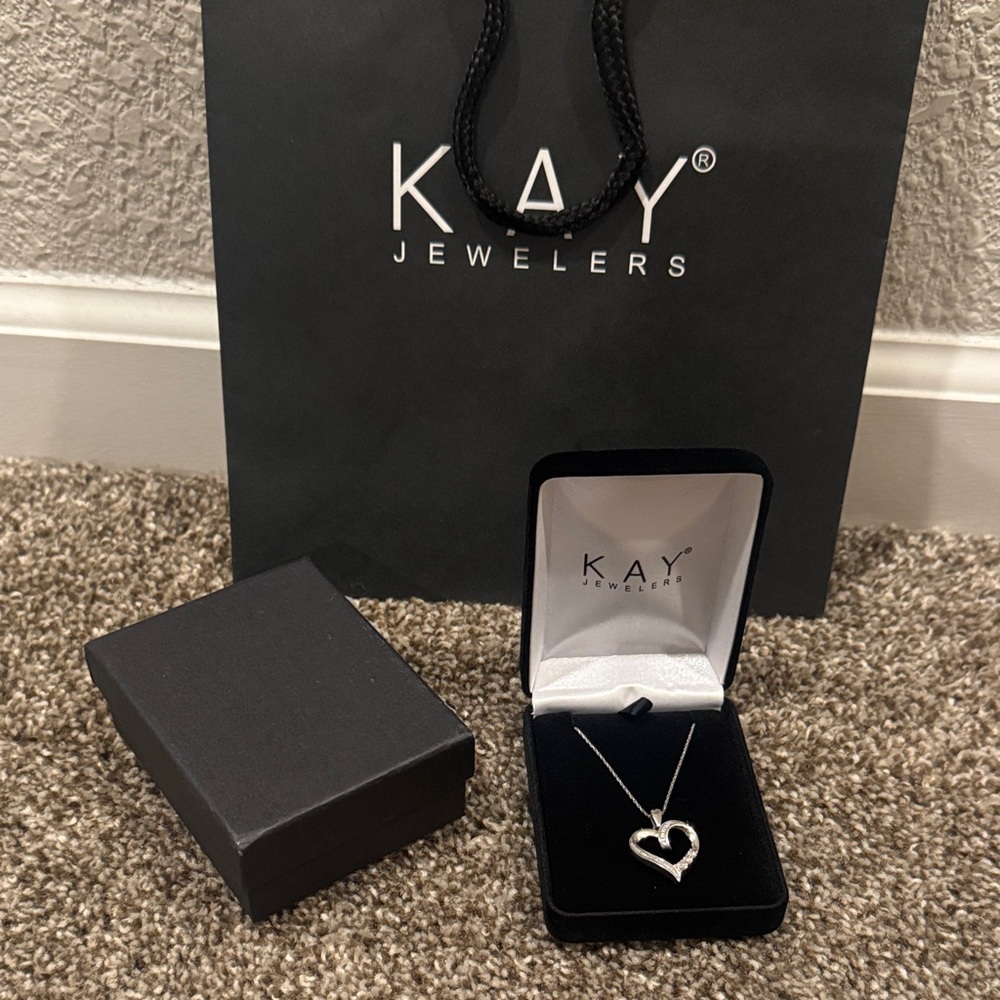 Kay Jewelers Silver Heart Pendant Necklace
